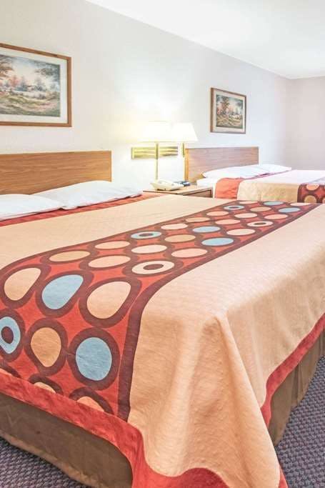 Hotel Super 8 by Wyndham Richfield/Cleveland photo 2