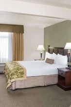 Hotel Wingate by Wyndham Peoria photo 1