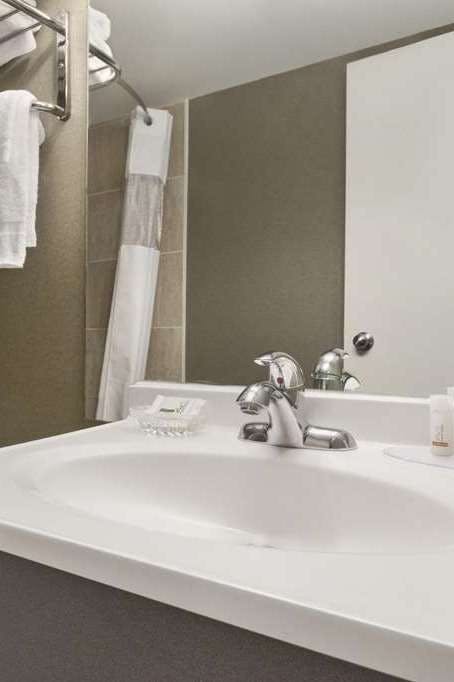 Hotel Days Inn by Wyndham Fallsview photo 4