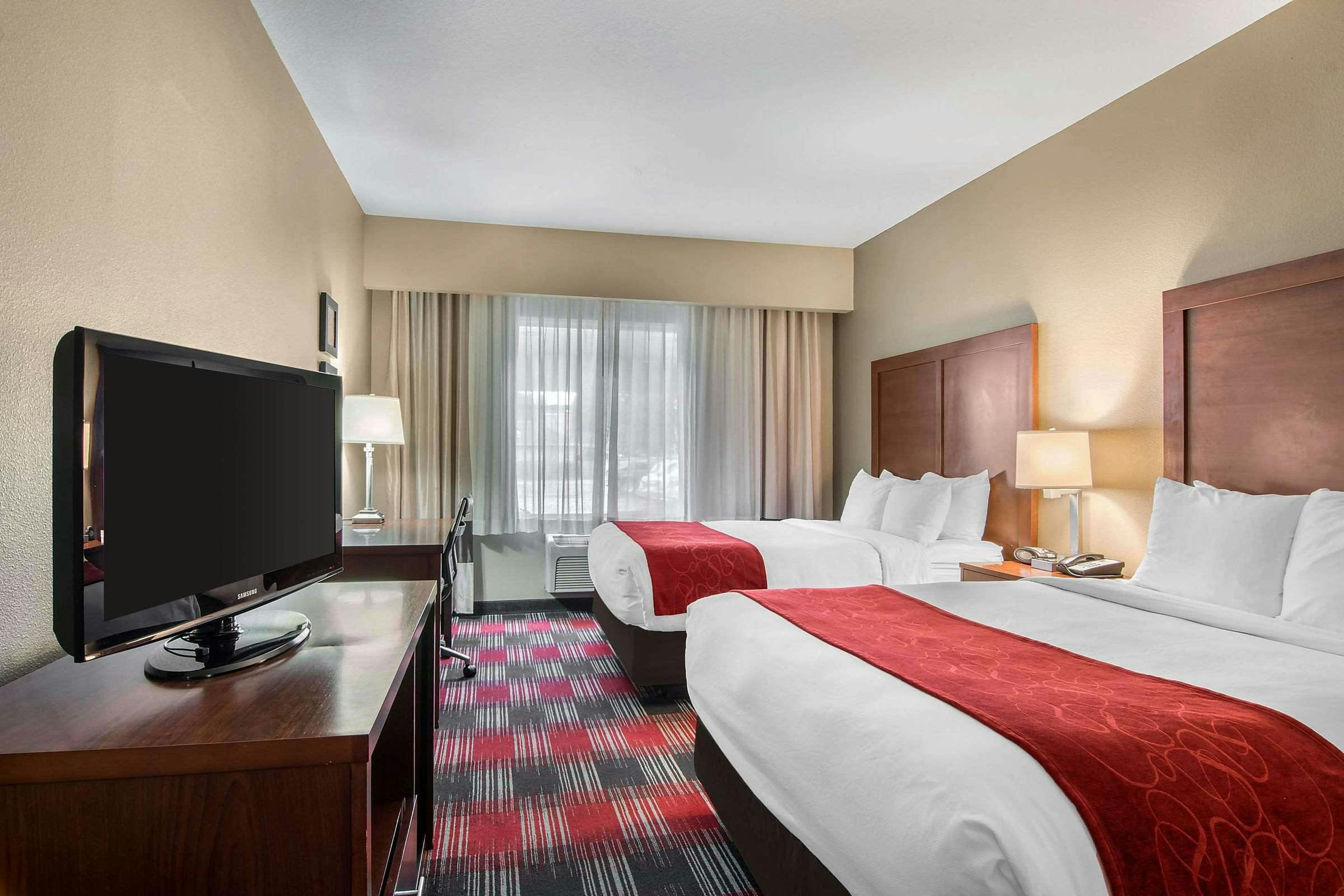 Hotel Comfort Suites Near Vancouver Mall photo 1