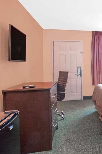 Hotel Days Inn by Wyndham Moulton photo 5