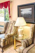 Hotel Super 8 by Wyndham Blair photo 5