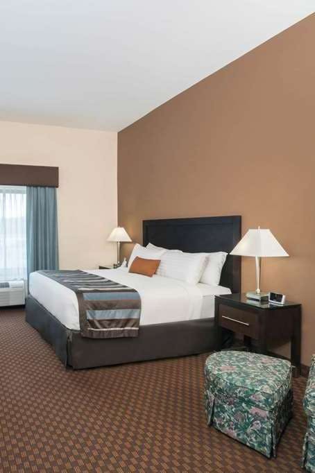 Hotel Wingate by Wyndham Lexington photo 1