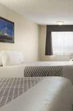Hotel Travelodge Winnipeg East photo 2