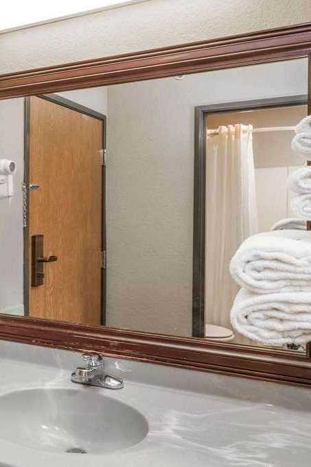 Hotel Super 8 by Wyndham McLean/Bloomington SW photo 3