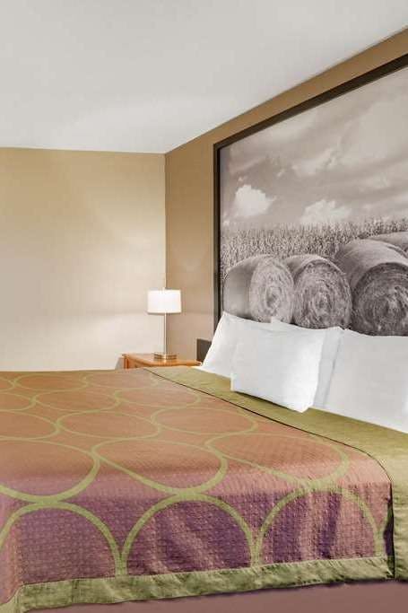 Hotel Super 8 by Wyndham Fort Madison photo 1