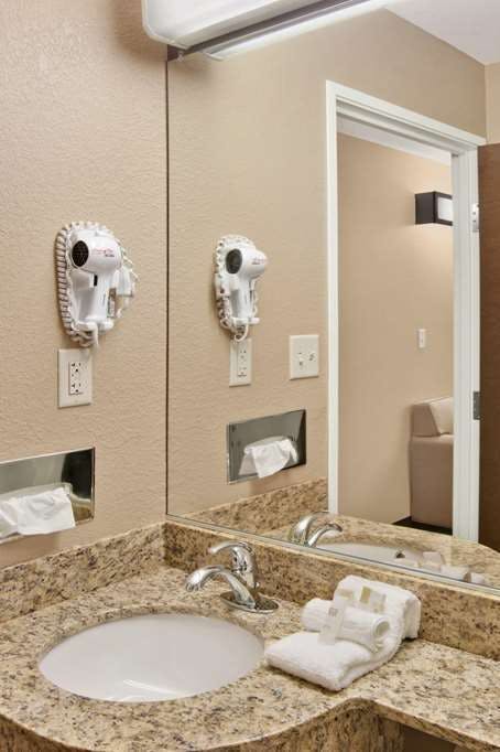 Hotel Microtel Inn & Suites by Wyndham Sayre photo 4