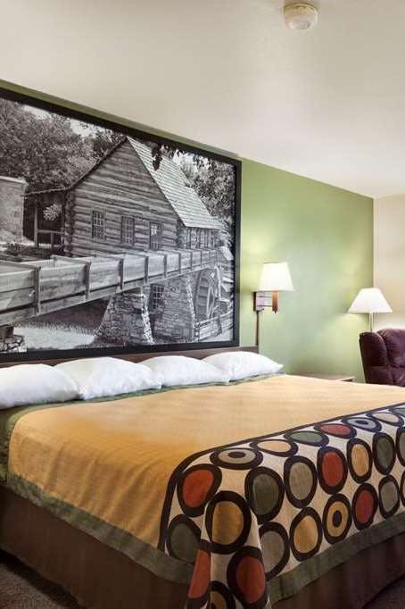 Hotel Super 8 Macon photo 1