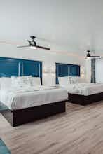 Hotel Blufftop Inn & Suites - Wharf/Restaurant District photo 3