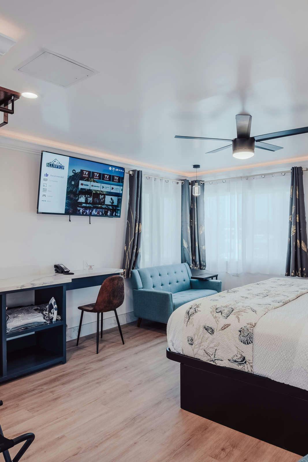 Hotel Blufftop Inn & Suites - Wharf/Restaurant District photo 5