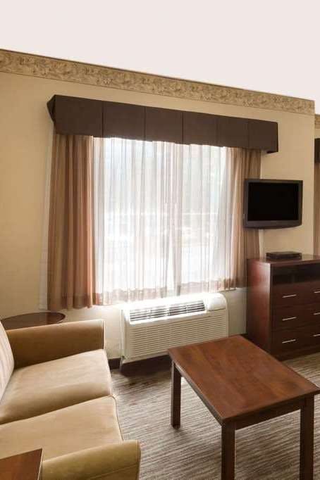 Hotel Hawthorn Suites by Wyndham Rancho Cordova/Folsom photo 2