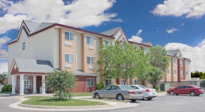 Days Inn & Suites by Wyndham Hutchinson