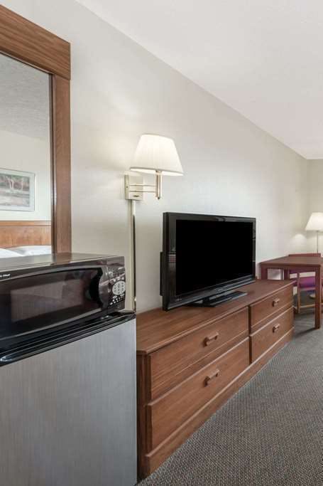 Hotel Super 8 by Wyndham Smithville/Kansas City photo 3