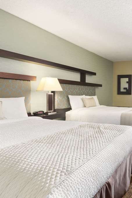 Hotel Days Inn Vermilion photo 1