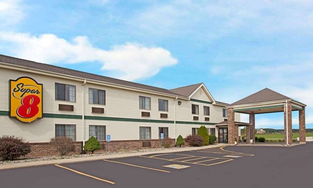 Super 8 by Wyndham Defiance