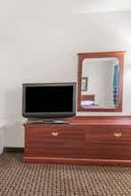 Hotel Super 8 Gardner KS photo 3