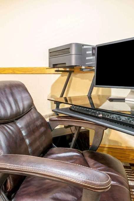 Hotel Super 8 by Wyndham Gardner photo 5