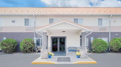 Days Inn & Suites by Wyndham Fargo 19th Ave/Airport Dome