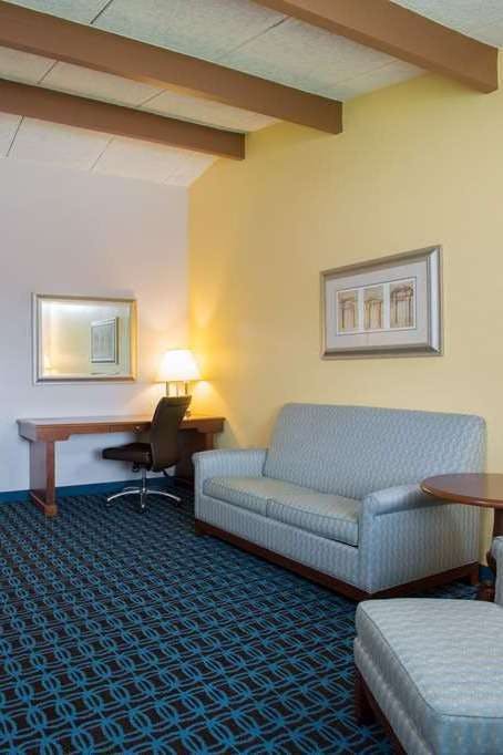 Hotel Travelodge by Wyndham Wytheville photo 3