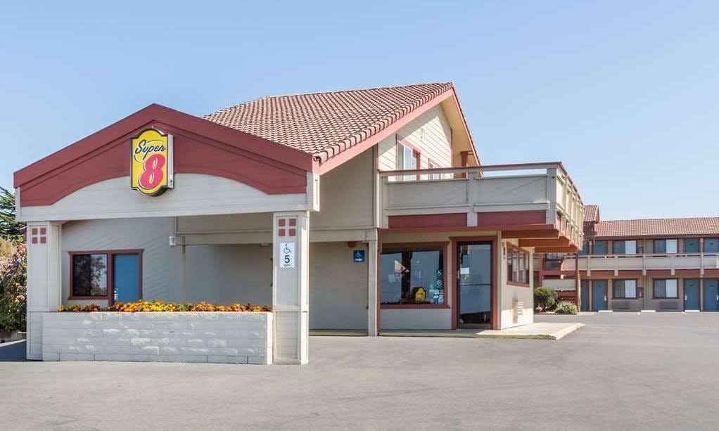 Super 8 Fort Bragg CA