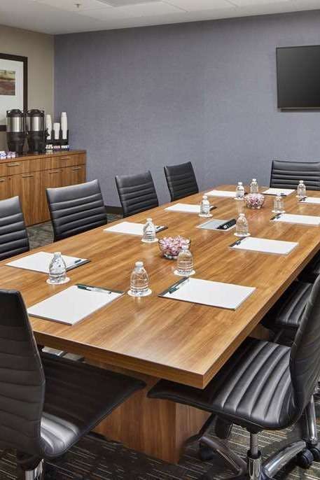 Hotel Wingate by Wyndham Hurricane WV photo 5