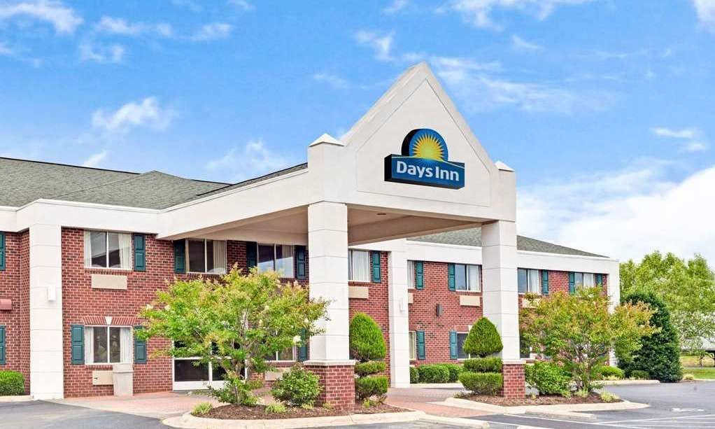 Days Inn & Suites by Wyndham Siler City