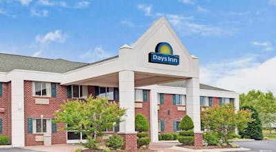 Days Inn & Suites by Wyndham Siler City