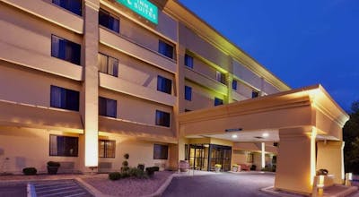 La Quinta Inn & Suites by Wyndham Plattsburgh