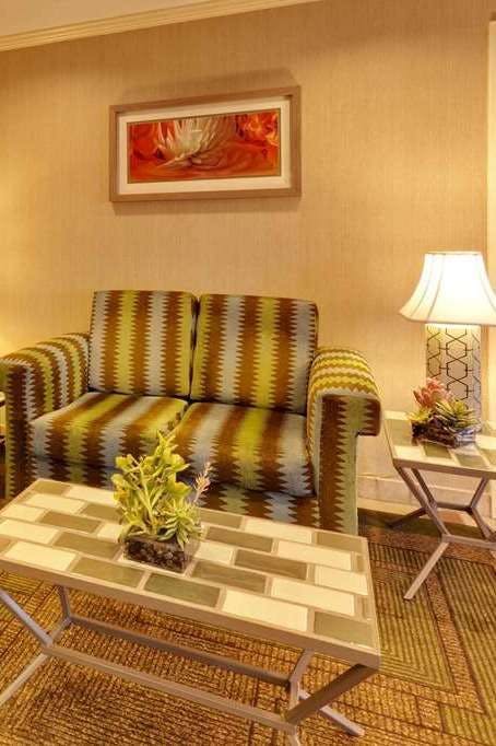 Hotel La Quinta Inn & Suites by Wyndham Plattsburgh photo 5