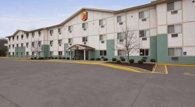 Super 8 by Wyndham Cromwell/Middletown