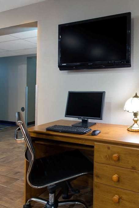 Hotel Super 8 by Wyndham Cromwell/Middletown photo 5