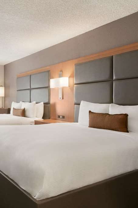 Hotel Wingate by Wyndham Cincinnati/Blue Ash photo 1
