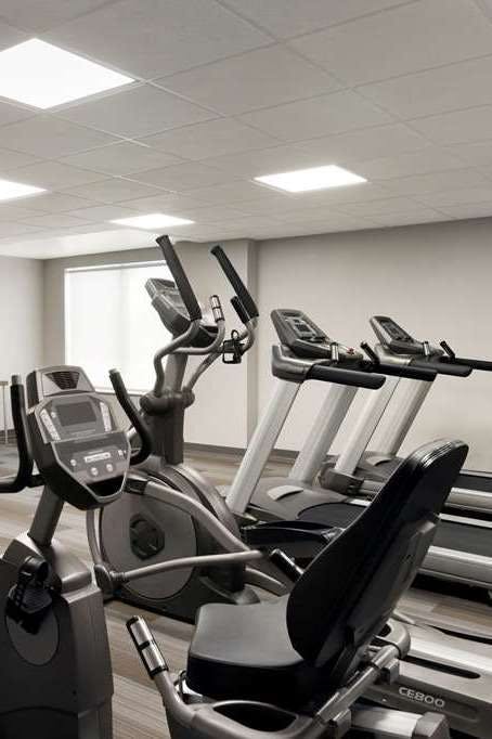 Hotel Wingate by Wyndham Cincinnati/Blue Ash photo 5