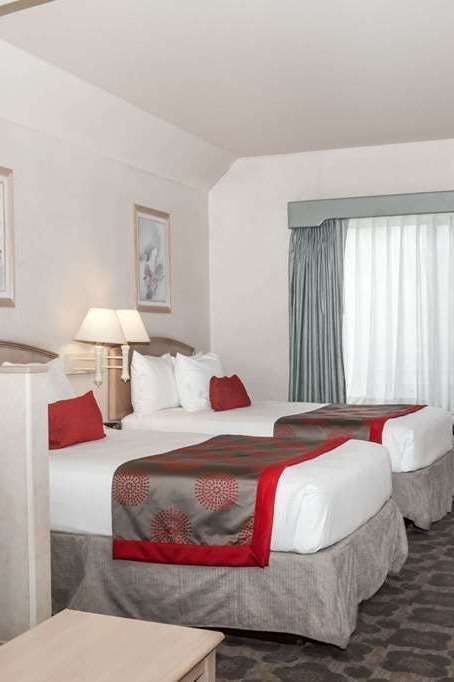 Hotel Ramada by Wyndham Bakersfield North photo 1