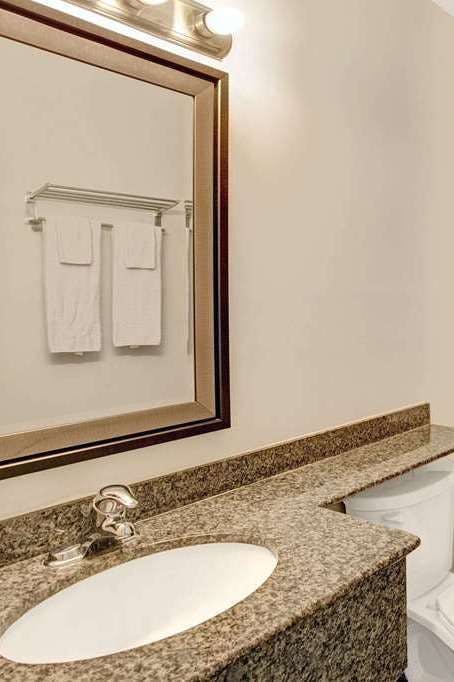 Hotel Howard Johnson by Wyndham Gananoque photo 4