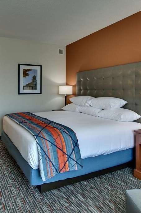 Hotel Drury Inn and Suites Iowa City Coralville photo 1