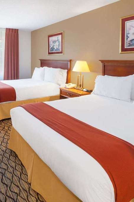 Hotel Baymont by Wyndham Chelsea photo 2