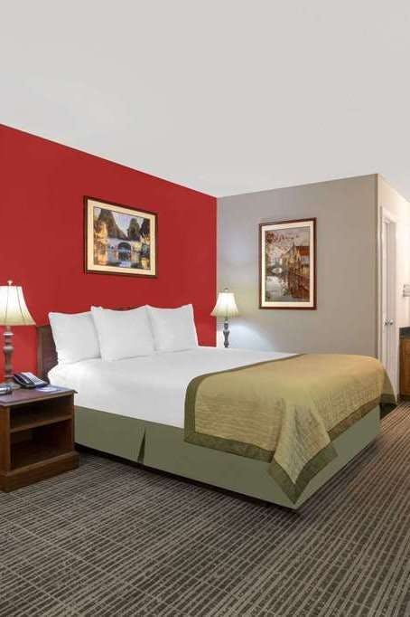 Hotel Baymont by Wyndham Brunswick GA photo 5