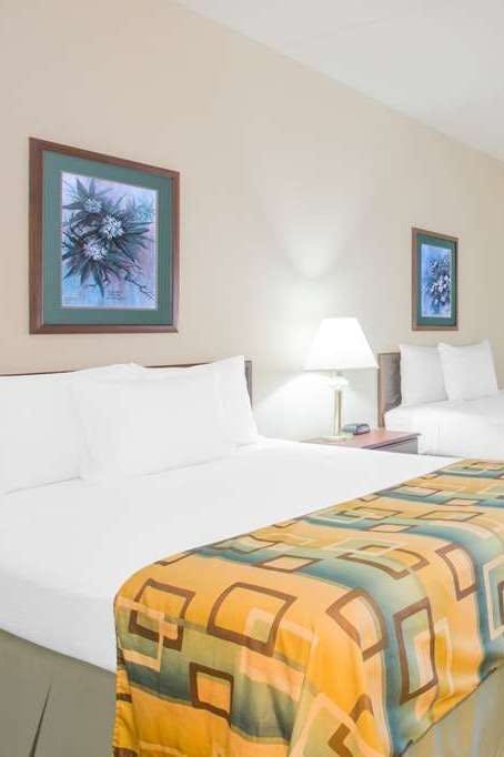 Hotel Baymont by Wyndham Corbin photo 2