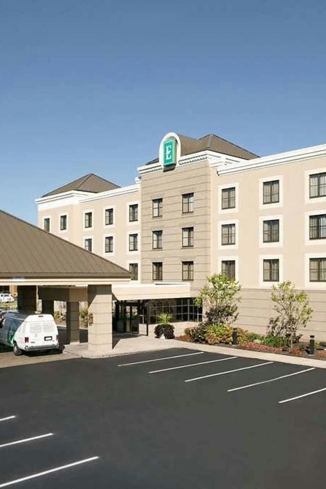 Hotel Embassy Suites by Hilton Dallas Market Center photo 1