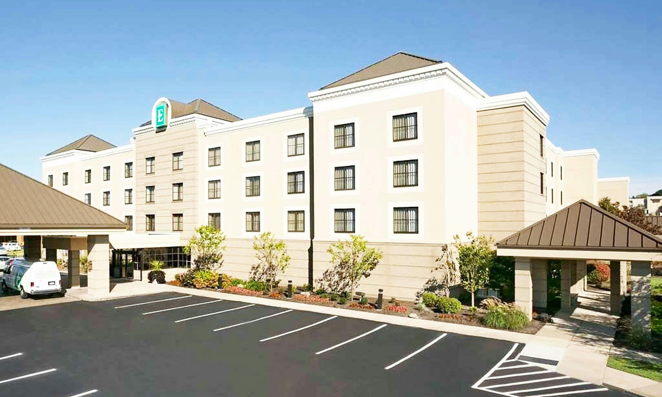 Hotel Embassy Suites by Hilton Dallas Market Center photo 1