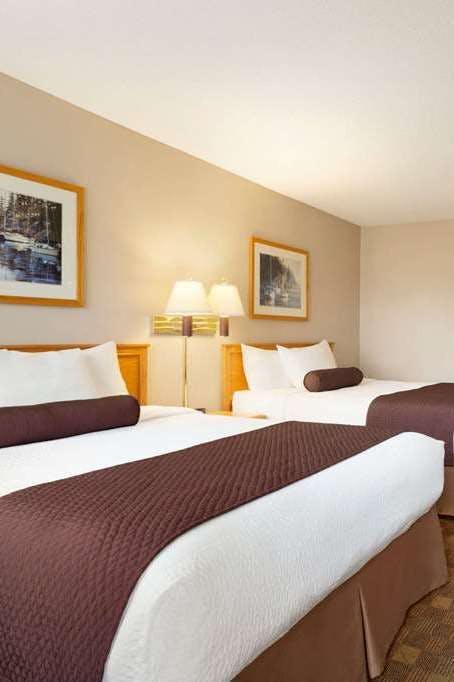 Hotel Days Inn by Wyndham Victoria Uptown photo 1