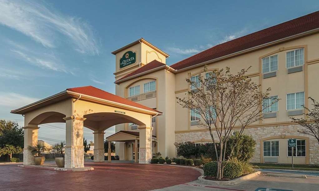 La Quinta Inn & Suites by Wyndham Waxahachie