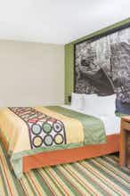 Hotel Super 8 by Wyndham Grayling photo 2