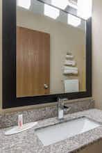 Hotel Days Inn by Wyndham Muncie -Ball State University photo 5