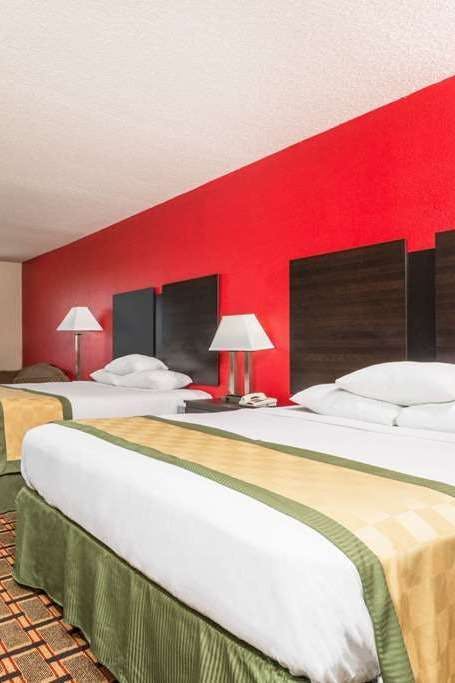 Hotel Days Inn by Wyndham Muncie -Ball State University photo 2