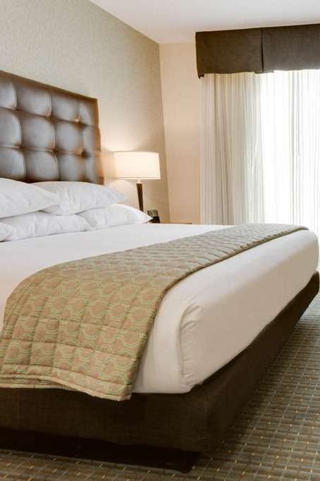 Hotel Drury Inn and Suites Phoenix Chandler Fashion Center photo 4