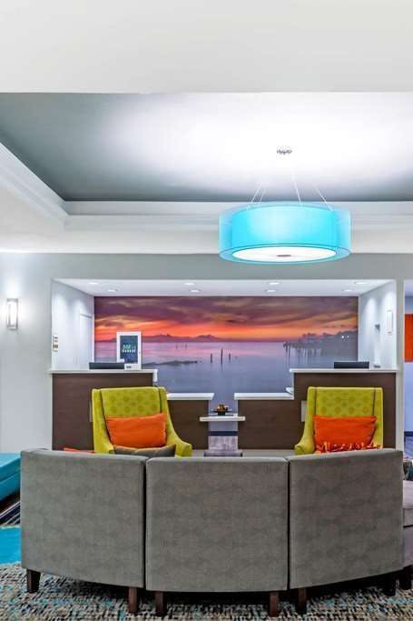 Hotel La Quinta Inn & Suites by Wyndham Orange photo 5