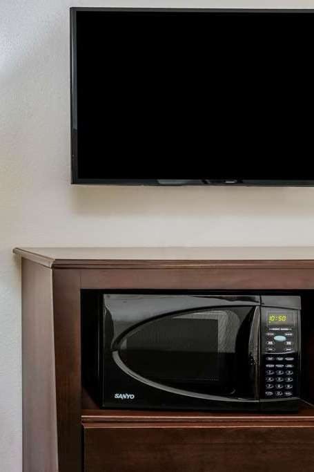 Hotel La Quinta Inn & Suites by Wyndham Orange photo 3