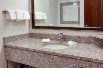 Hotel Drury Inn and Suites West Des Moines photo 5